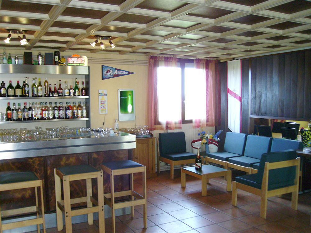 Logis Hotel Volcan Sancy Nébouzat Buitenkant foto